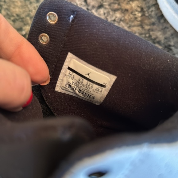 Nike Air Jordan 2 Retro Black and Red High-Top Sneakers EUC 10.5 - Picture 9 of 17